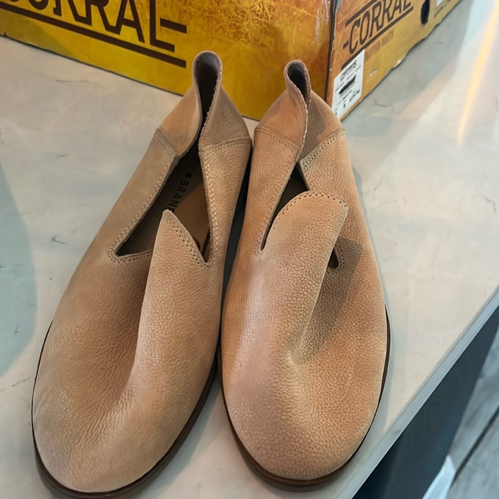 Lucky Brand flats NWOT